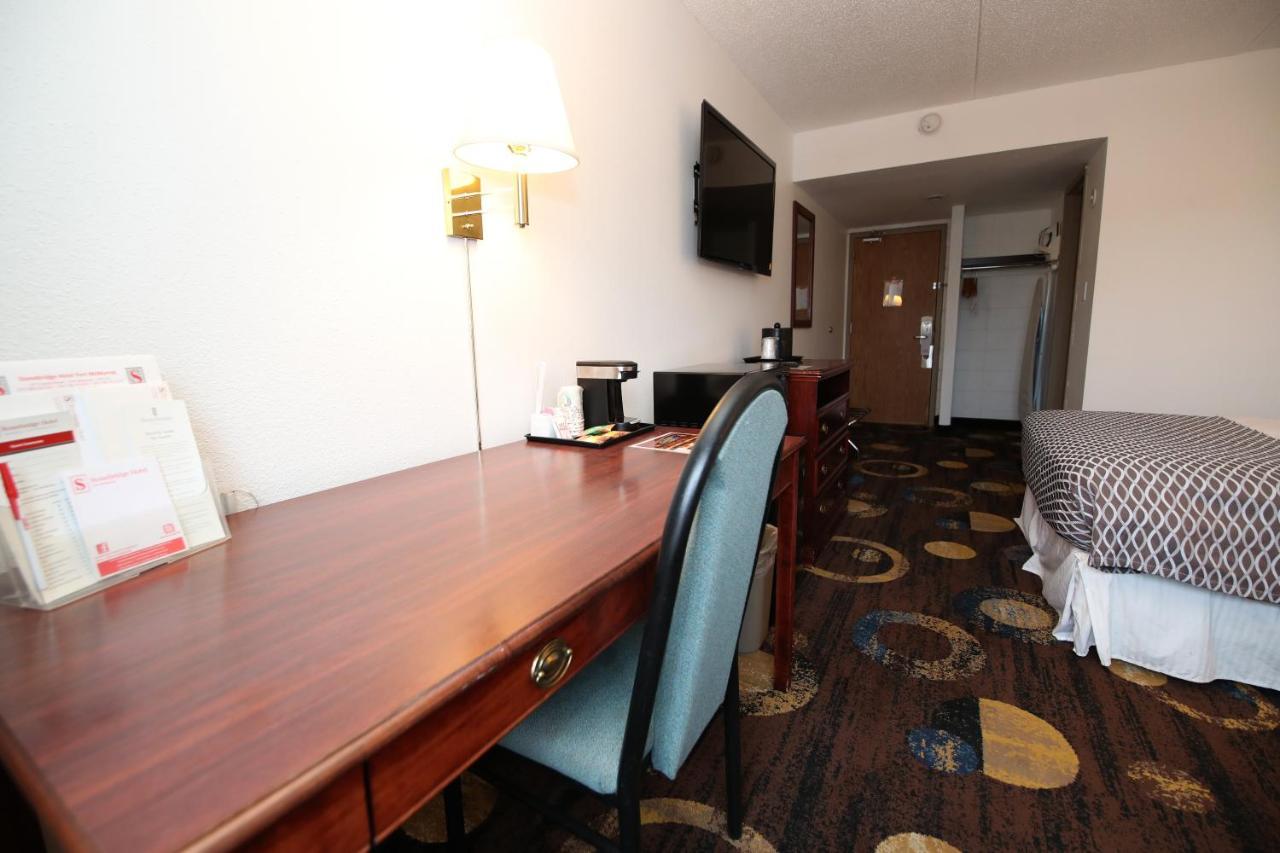 Stonebridge Hotel Fort Mcmurray Dış mekan fotoğraf