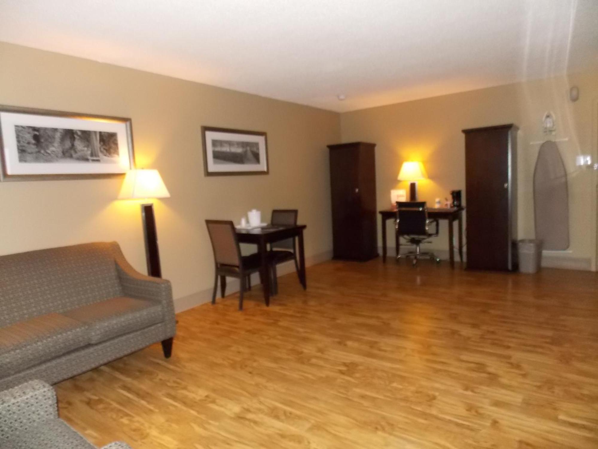 Stonebridge Hotel Fort Mcmurray Oda fotoğraf