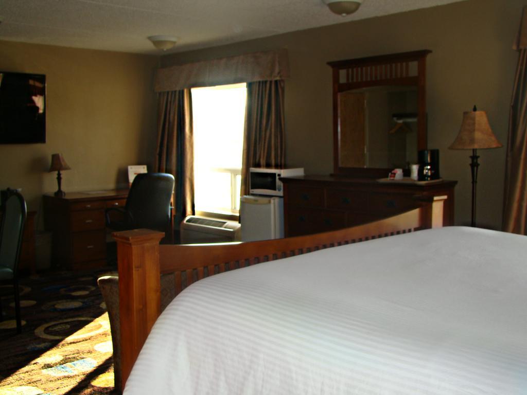 Stonebridge Hotel Fort Mcmurray Oda fotoğraf